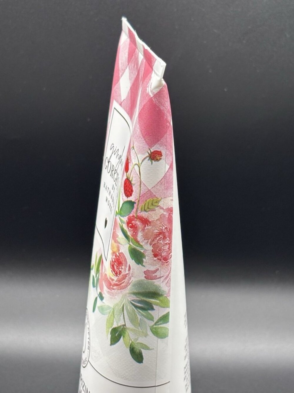 Bath & Body Works Moisturizing Body Wash Gingham Gorgeous 10 oz Strawberry Pink - Picture 10 of 16